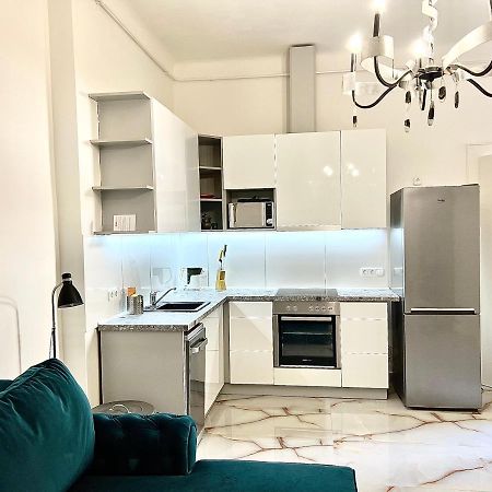 L8 Guesthouse Boedapest Buitenkant foto